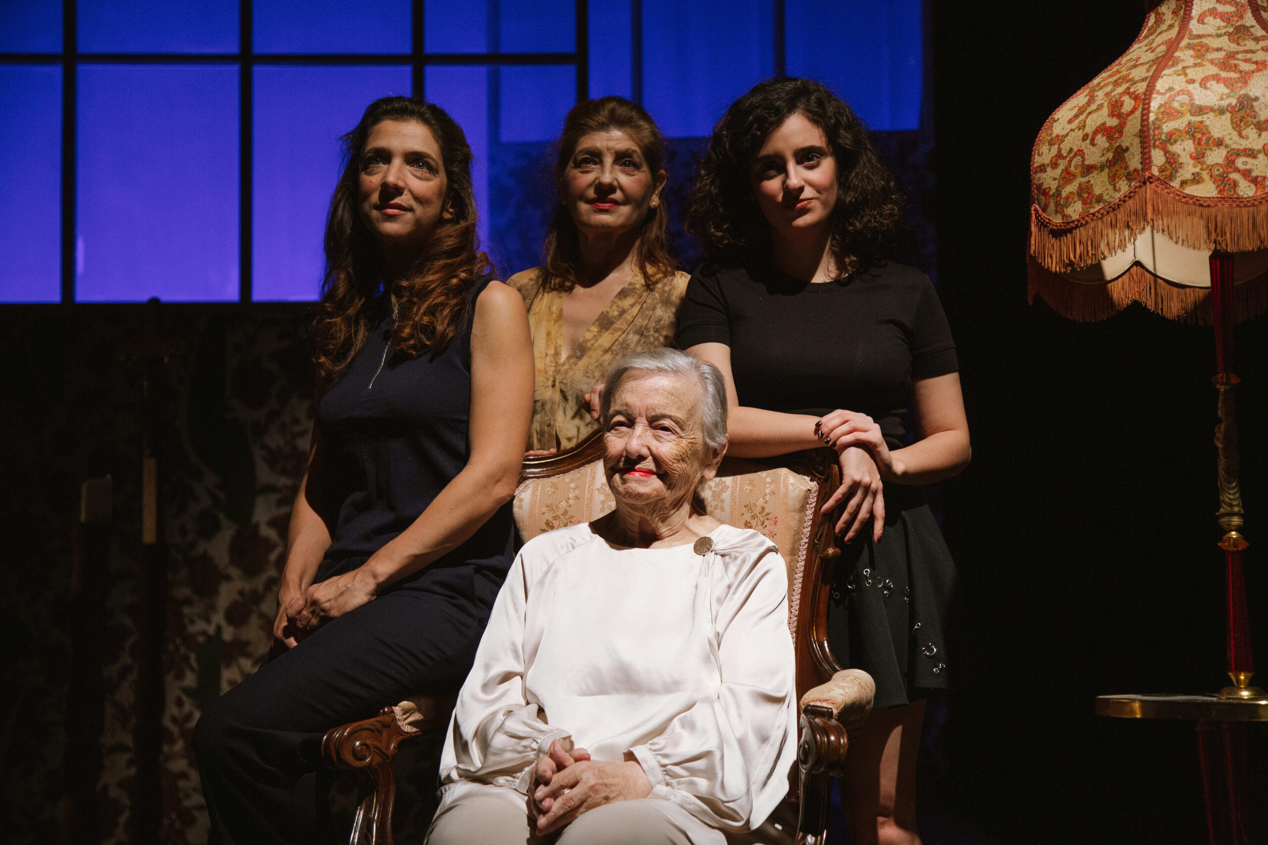 Imagen promocional del reparto de la obra