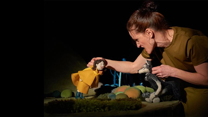 Imagen de una escena de la obra "Dentro de los cuentos"