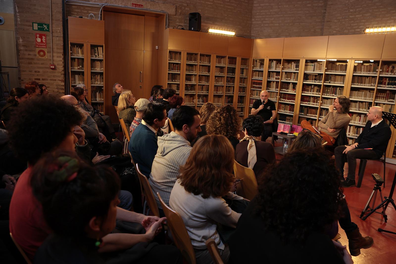 Lecturas dramatizadas en Santa Lucía durante el Día del Teatro 2025