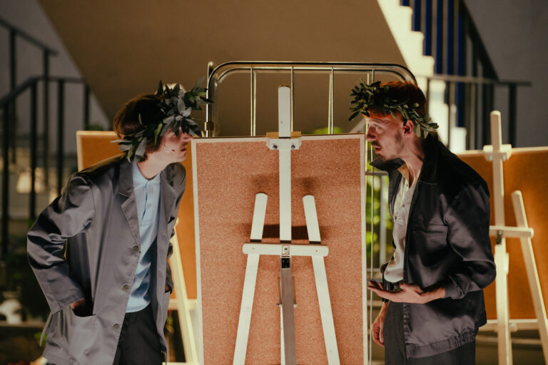 Imagen de escena de Los Estunmen, con Nao Albet y Marcel Borràs