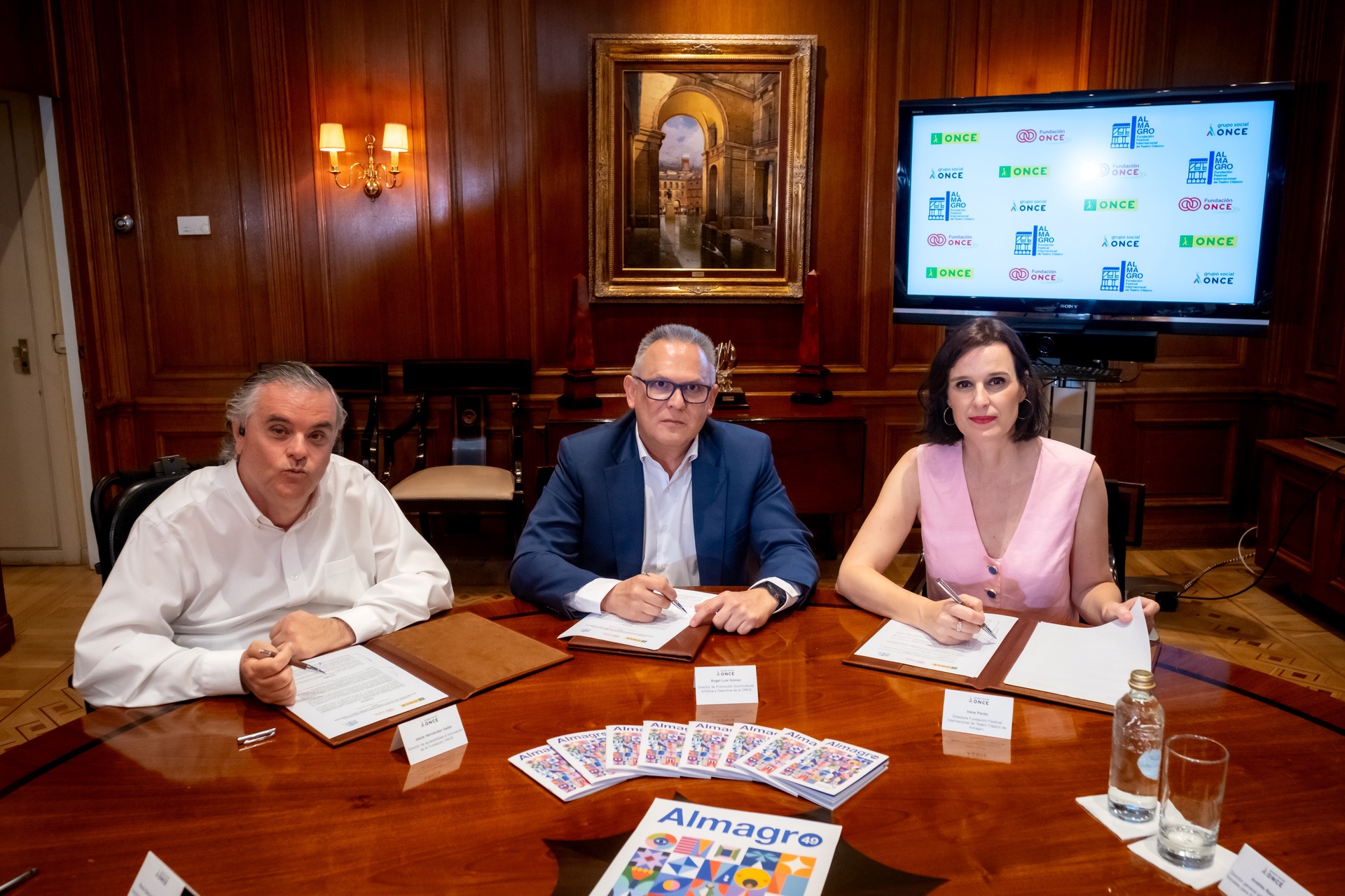 Un momento de la reunión mantenida