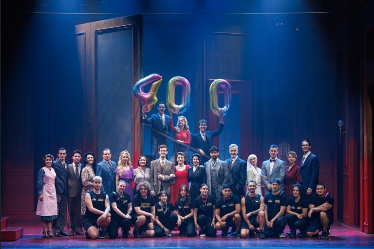 Imagen de celebración de las 400 funciones