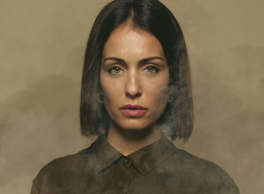 Hiba Abouk en una imagen promocional de 'Cucaracha'