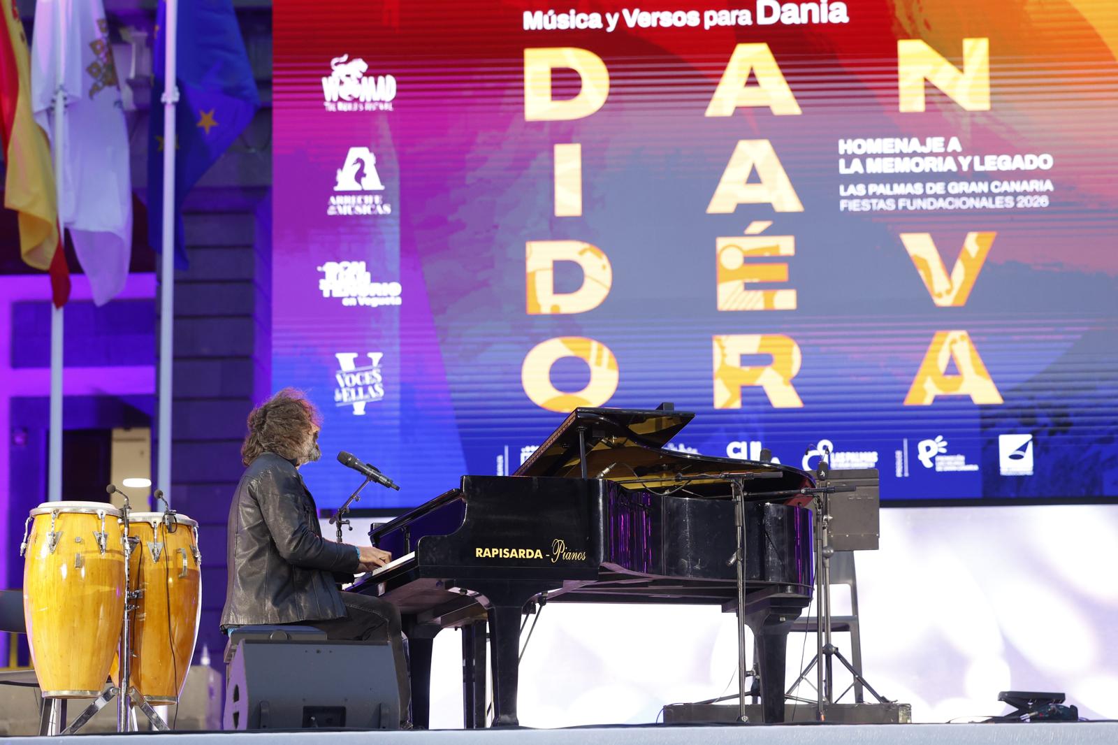 Julián Maeso anoche durante el concierto que ofreció en el homenaje a Dania Dévora
