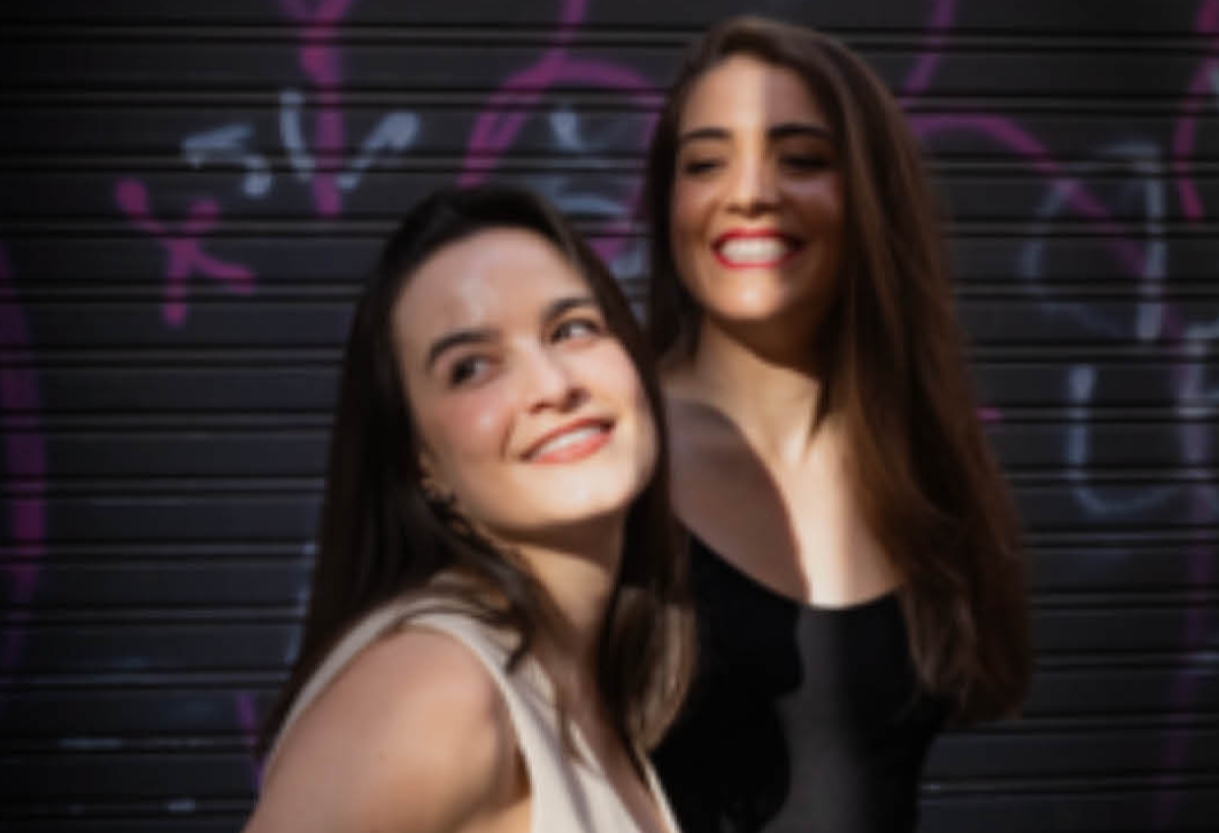 Natalia Labourdette y Victoria Guerrero