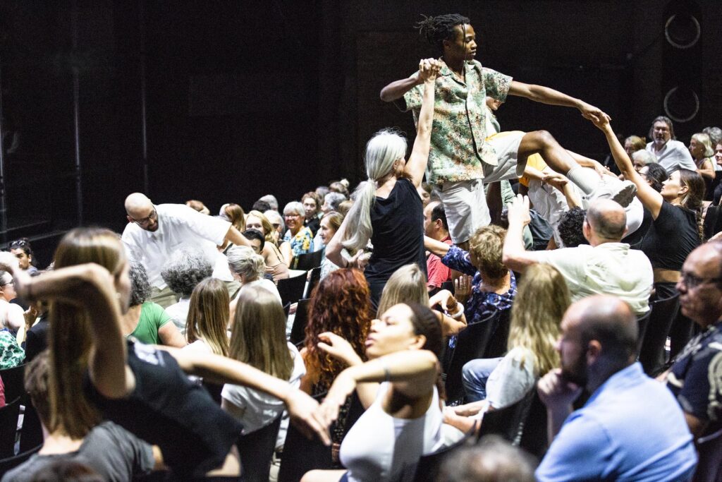 SALZBURGER FESTSPIELE 2024
Stefan Kaegi / Rimini Protokoll
SPIEGELNEURONEN