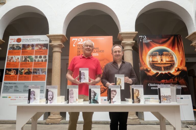 Ángel Jiménez, editor, y Jesús Cimarro, director del Festival, presentan los libros publicados de esta edición