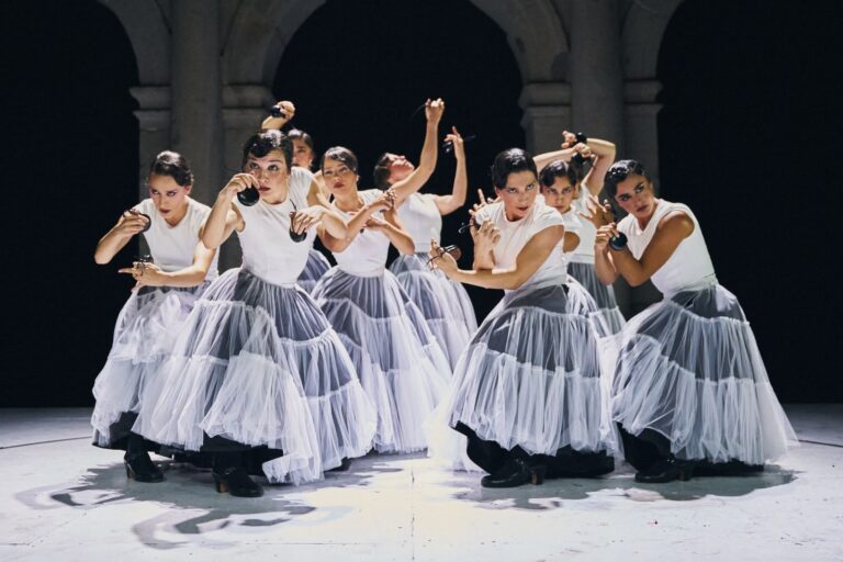 Bailarinas del Ballet Español de la Comunidad de Madrid en una escena de Nascencia