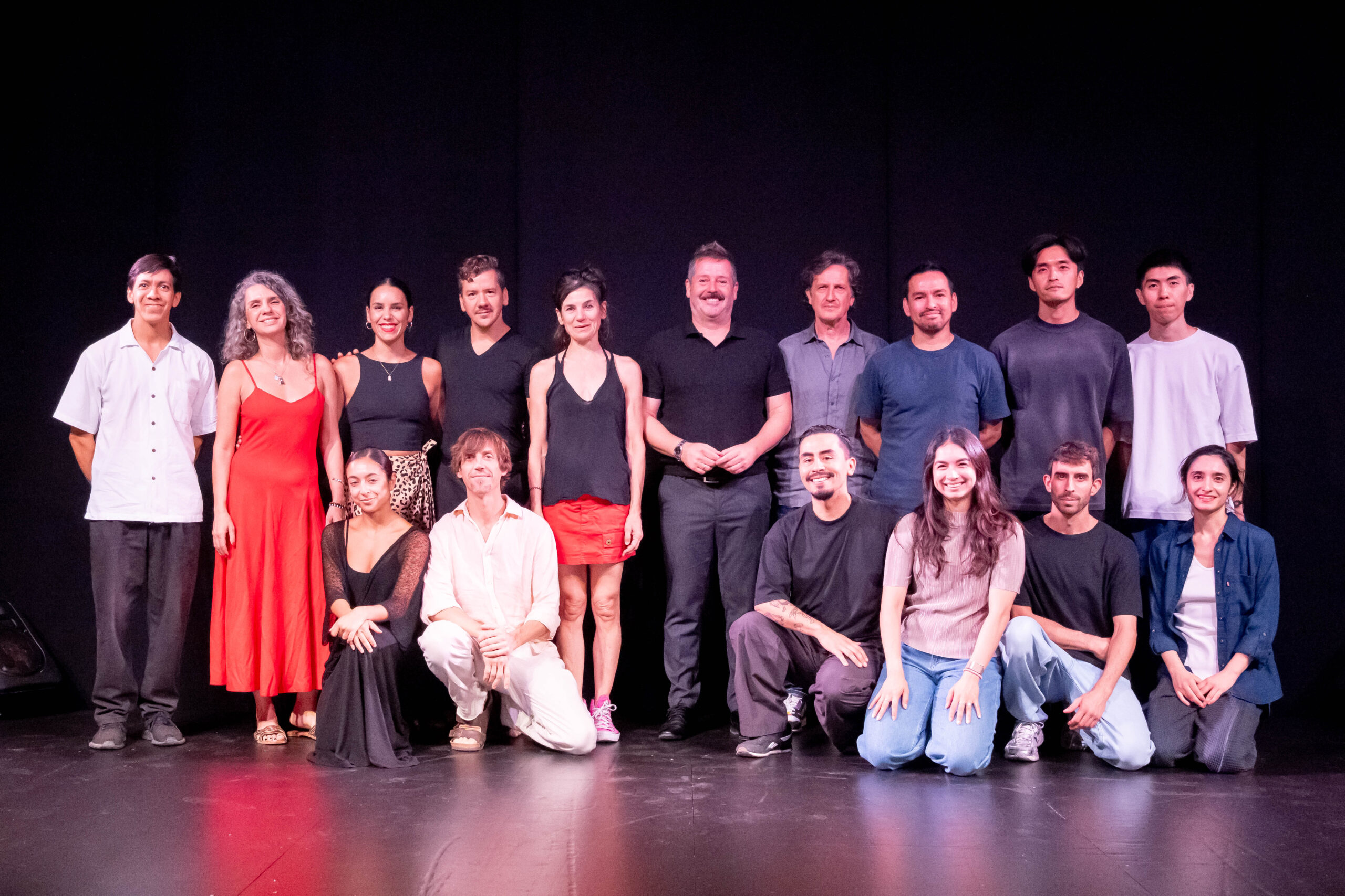 Mariano de Paco Serrano, consejero de Cultura, Turismo y Deporte de la Comunidad de Madrid, junto a artistas y representantes de las compañías participantes en el ciclo Canal Baila 2026, durante su presentación en los Teatros del Canal