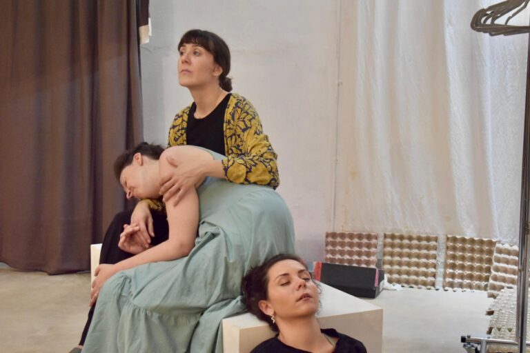 Una escena de Svadba durante un ensayo