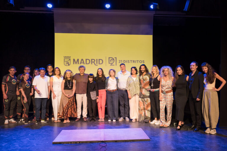 Fotografía de familia de la presentación