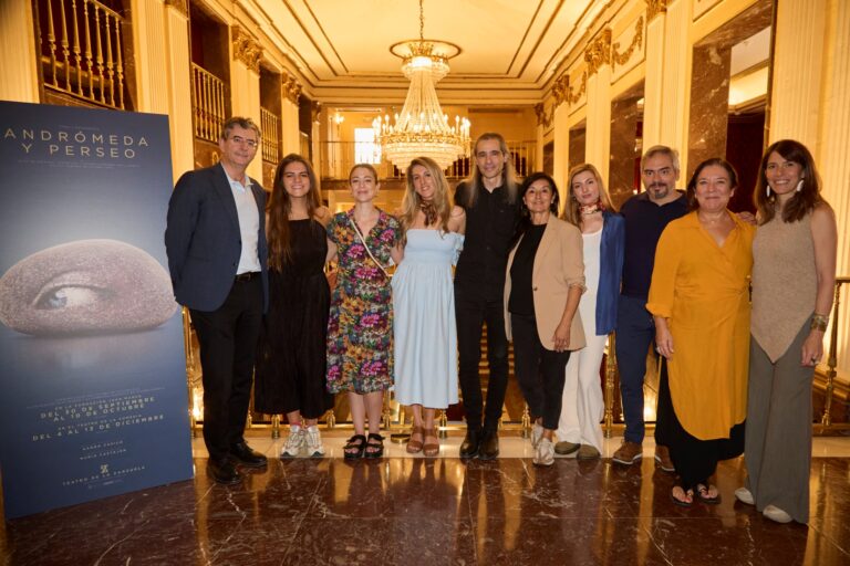 Fotografía de familia de la presentación