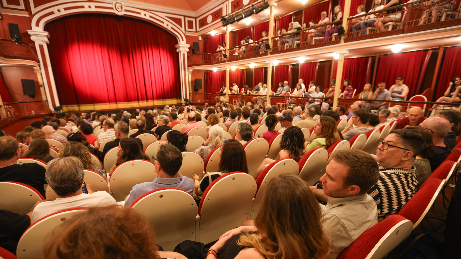 Panorámica del Teatro Salón Cervantes de Alcalá de Henares
