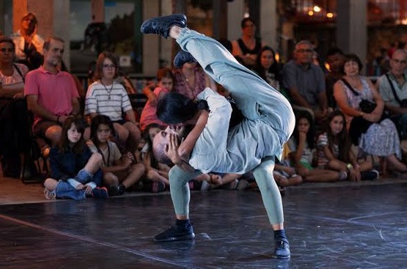 Imagen de una compañía participante en Gesto Festival de Danza
