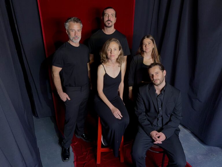 Equipo de la obra de teatro 'La Perra Roja'
