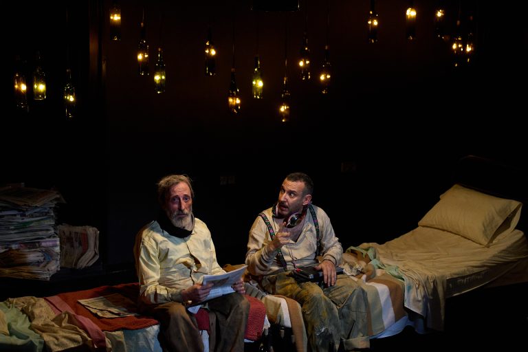Imagen de una escena de 'Más perdidos que carracuca'