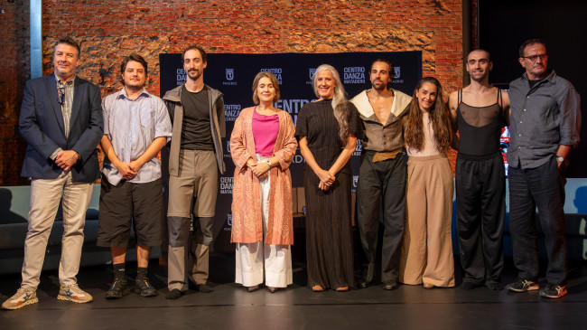 Izda a dcha: Rafael Cabrera, Jesús Benzal, Jon López (Led Silhouette), Marta Rivera de la Cruz, María Pagés, Juan Berlanga, Paula Comitre, Fonsi López y El Arbi El Harti